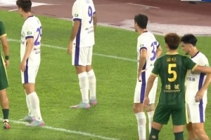 宝彩网-半场-浙江1-0领先津门虎 卡列洛破门米特里策角球助攻罗斯中柱